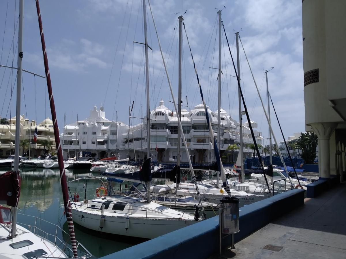 Apartment In Puerto Marina With Beautiful Views Of The Sea And The Boats بينالماذينا المظهر الخارجي الصورة