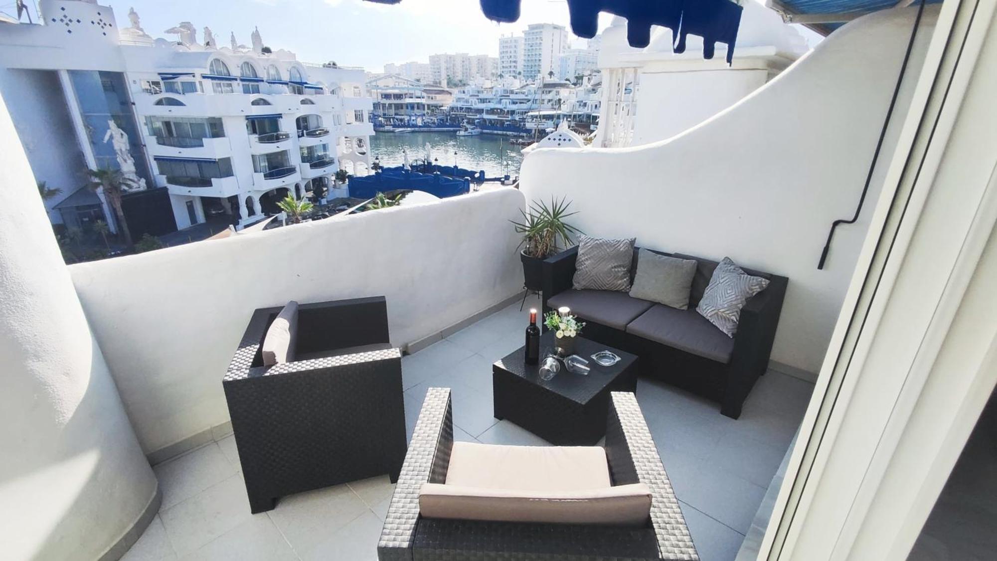Apartment In Puerto Marina With Beautiful Views Of The Sea And The Boats بينالماذينا المظهر الخارجي الصورة
