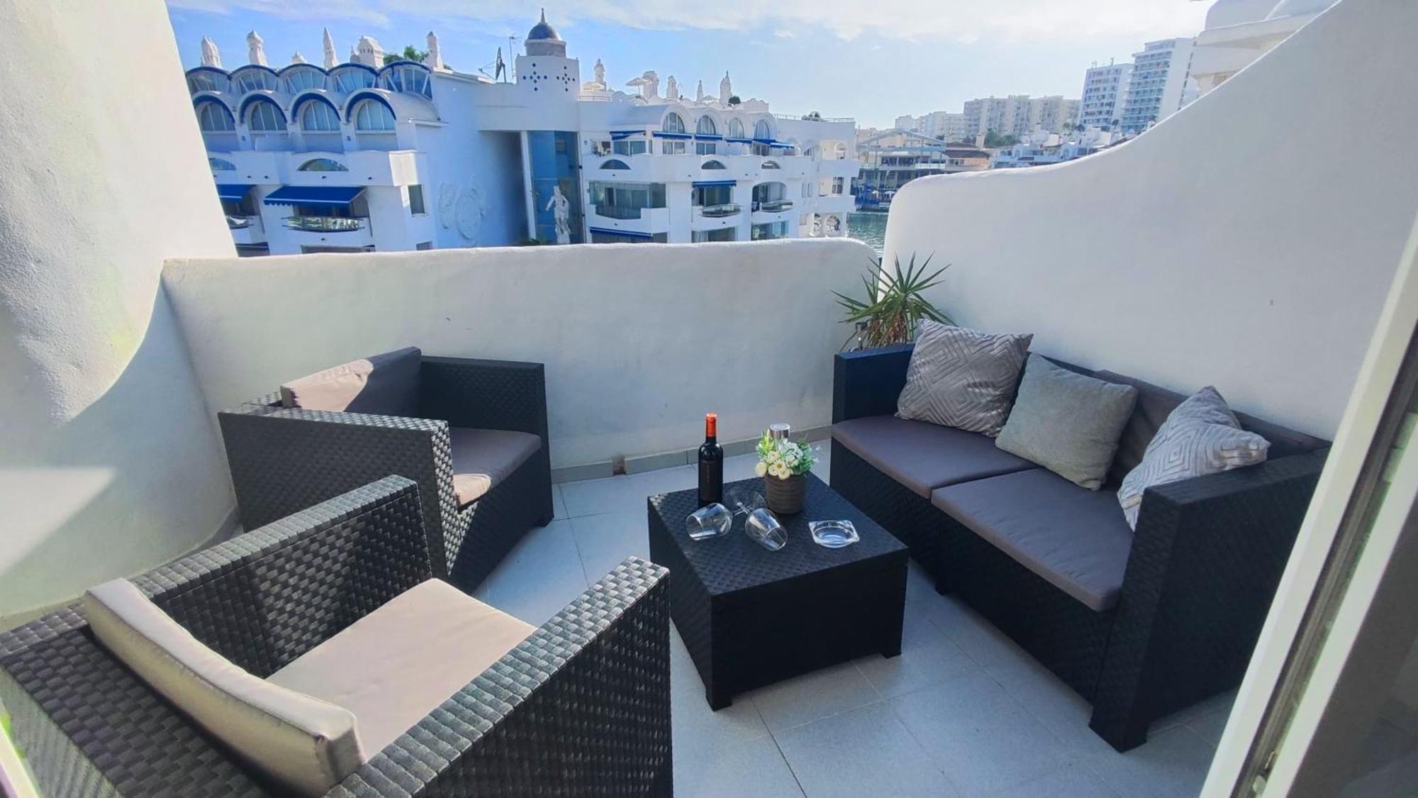 Apartment In Puerto Marina With Beautiful Views Of The Sea And The Boats بينالماذينا المظهر الخارجي الصورة